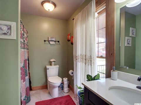 Tiny photo for 911 Ridgewood Dr Dr, Quincy, IL 62301 (MLS # 12636715)