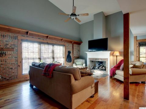 Tiny photo for 911 Ridgewood Dr Dr, Quincy, IL 62301 (MLS # 12636715)