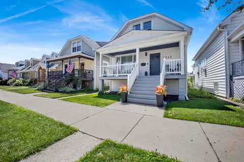 Photo of 5845 W Cornelia Avenue, Chicago, IL 60634 (MLS # 12701425)