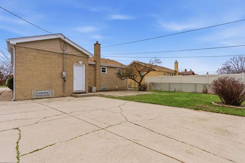 Tiny photo for 15566 Gouwens Lane, South Holland, IL 60473 (MLS # 12601504)