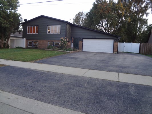 4193 BLACKSTONE AVE, GURNEE, IL 60031 - Image f7b78fa6df79e6f15792e93e308afff6/2947329779