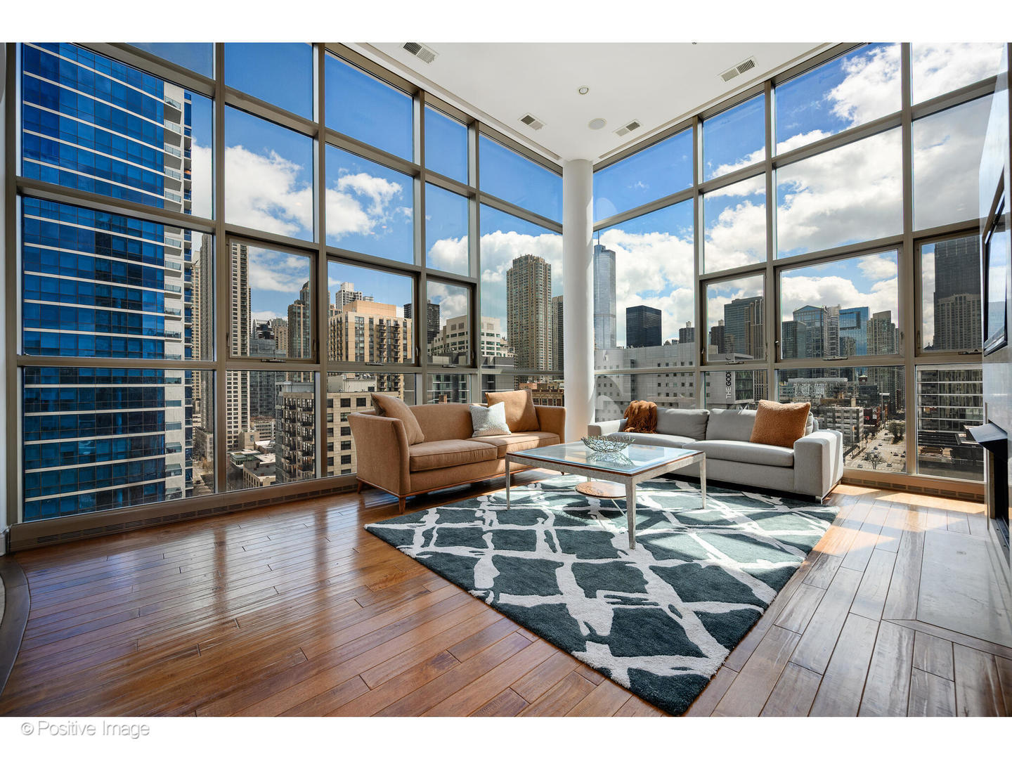 150 W Superior Street 1404