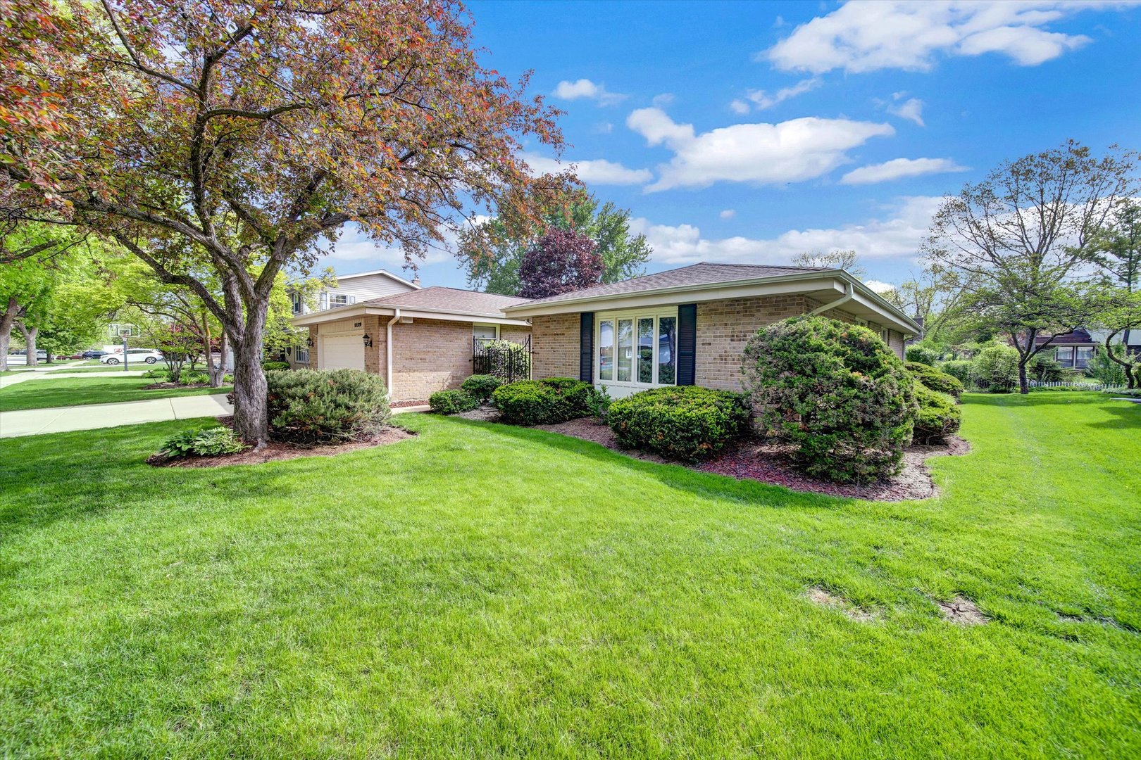 1129 S Salem Lane