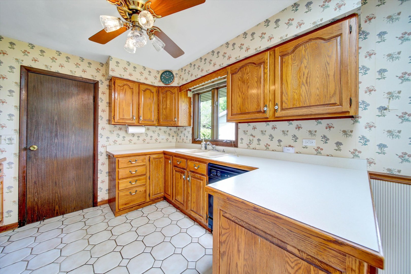 1129 S Salem Lane