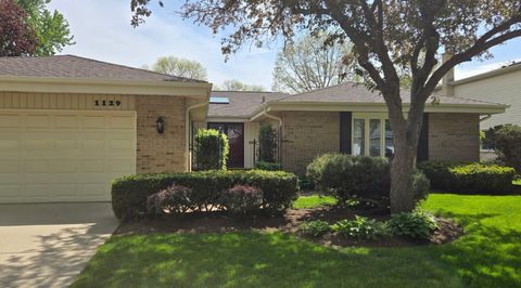Photo of 1129 S Salem Lane, Arlington Heights, IL 60005 (MLS # 12643147)