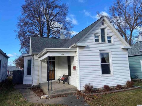 Photo of 614 S 222nd St St, Quincy, IL 62301 (MLS # 12524452)