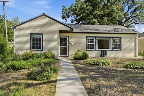 Photo of 301 Sheldon Avenue, Downers Grove, IL 60515 (MLS # 12685851)