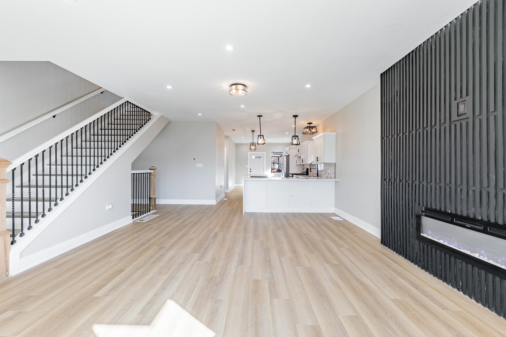 7505 S Wolcott Avenue