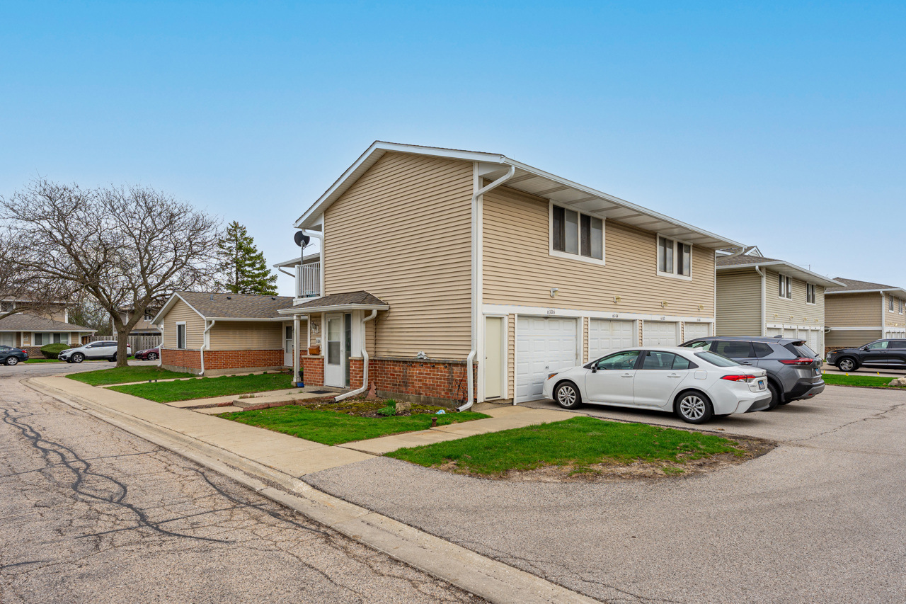 6102 Kit Carson Drive