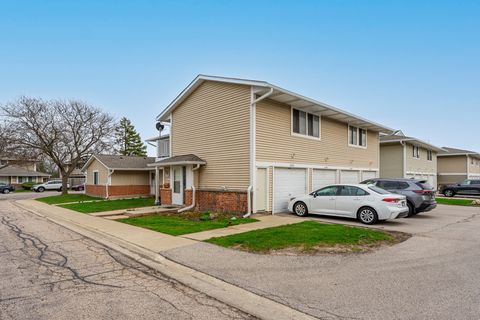 Tiny photo for 6102 Kit Carson Drive, Hanover Park, IL 60133 (MLS # 12619092)