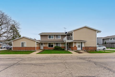 Photo of 6102 Kit Carson Drive, Hanover Park, IL 60133 (MLS # 12619092)