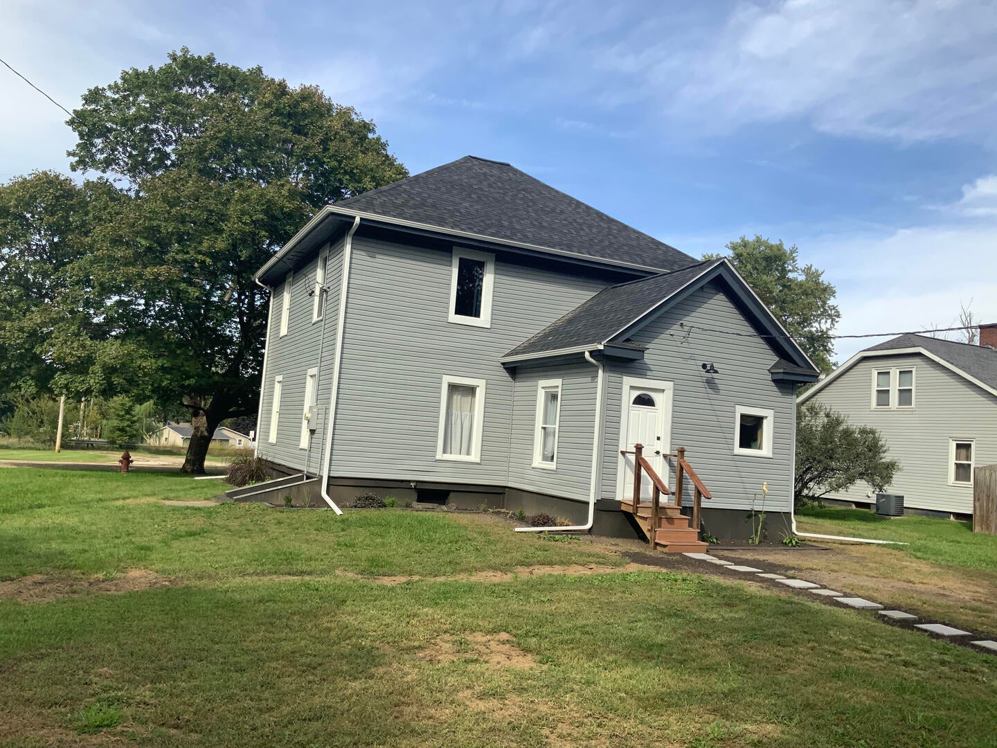 309 W Commercial Street