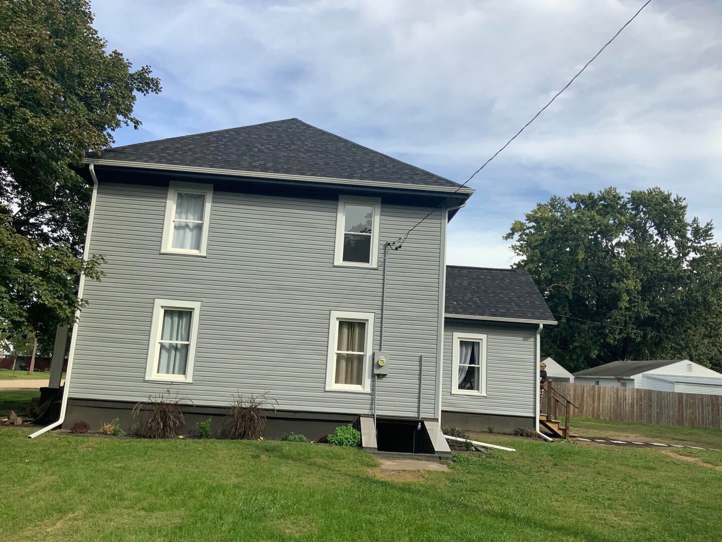 309 W Commercial Street