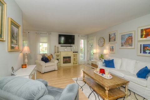 Tiny photo for 1502 Canbury Court #D1, Wheeling, IL 60090 (MLS # 12471871)
