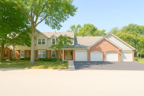 Photo of 1502 Canbury Court #D1, Wheeling, IL 60090 (MLS # 12471871)