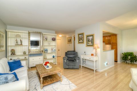 Tiny photo for 1502 Canbury Court #D1, Wheeling, IL 60090 (MLS # 12471871)