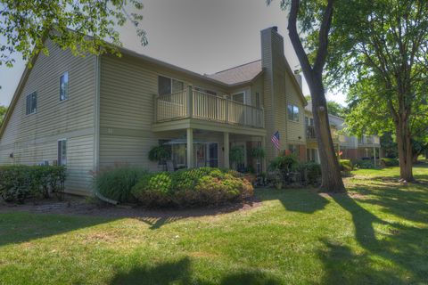 Tiny photo for 1502 Canbury Court #D1, Wheeling, IL 60090 (MLS # 12471871)