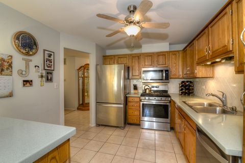 Tiny photo for 1502 Canbury Court #D1, Wheeling, IL 60090 (MLS # 12471871)