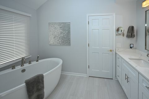 Tiny photo for 3753 Queen Anne Court, St. Charles, IL 60174 (MLS # 12437230)