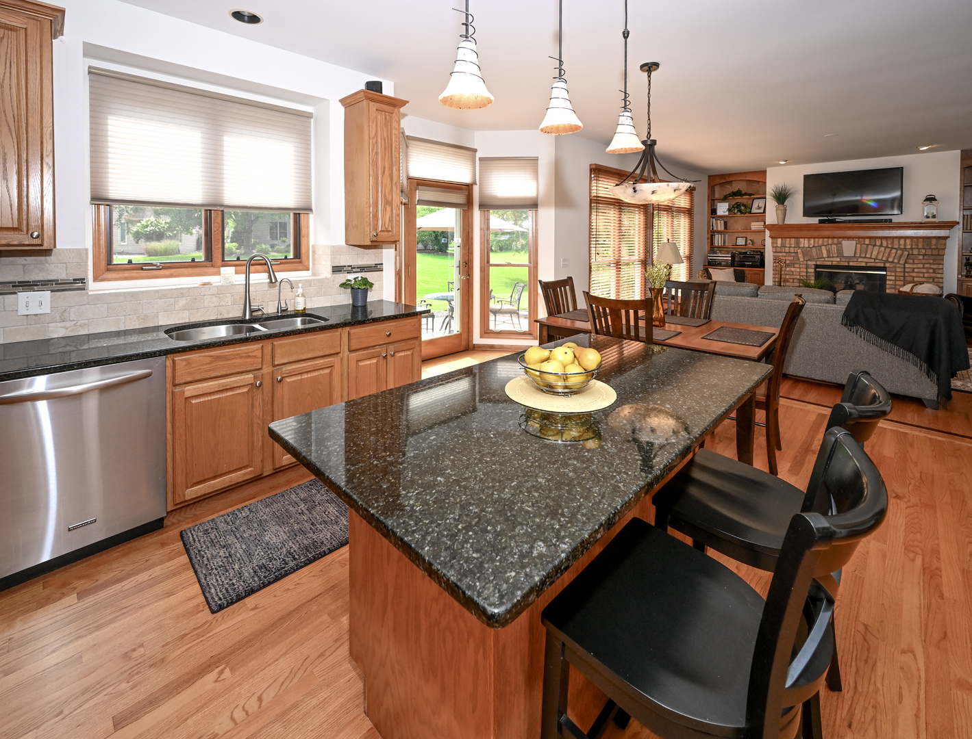 St. Charles, Illinois 60174, United States, 4 Bedrooms Bedrooms, ,3 BathroomsBathrooms,Residential,Contingent,212852