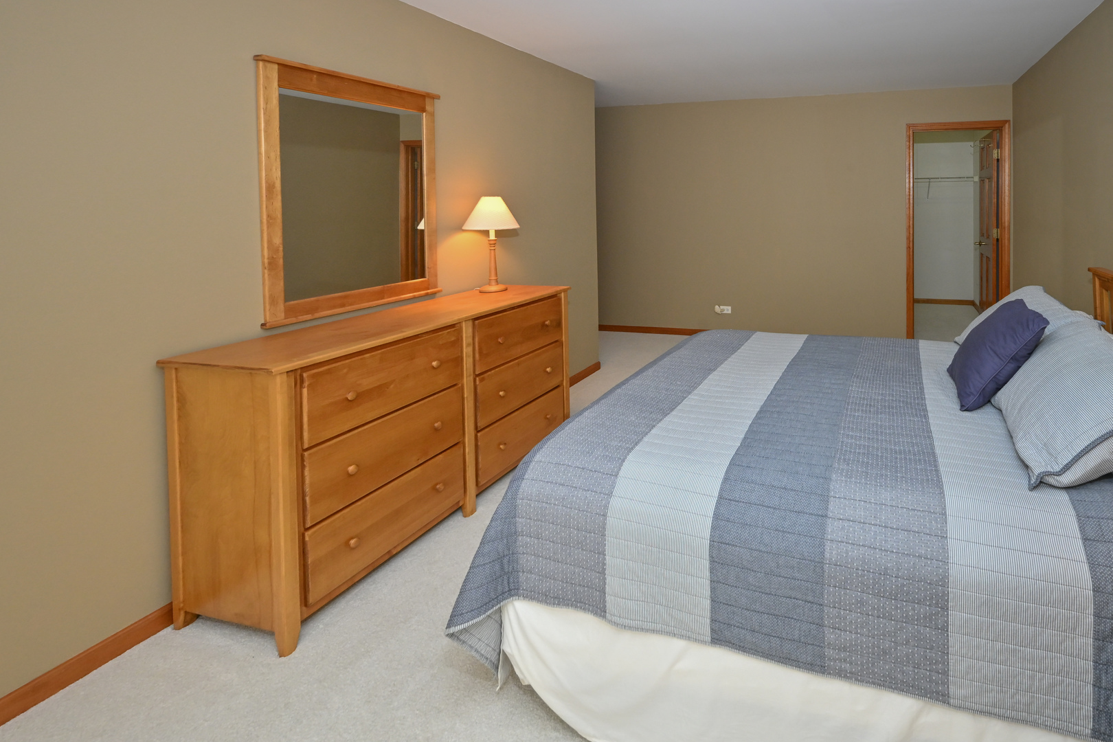 St. Charles, Illinois 60174, United States, 4 Bedrooms Bedrooms, ,3 BathroomsBathrooms,Residential,Contingent,212852