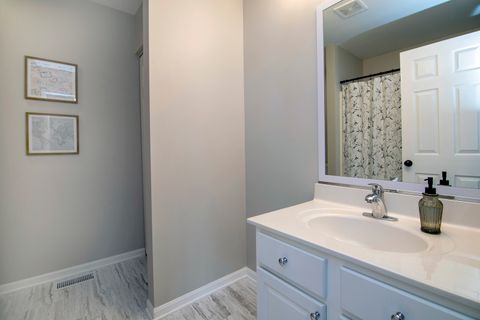 Tiny photo for 1675 Rosehall Lane, Elgin, IL 60123 (MLS # 12593295)