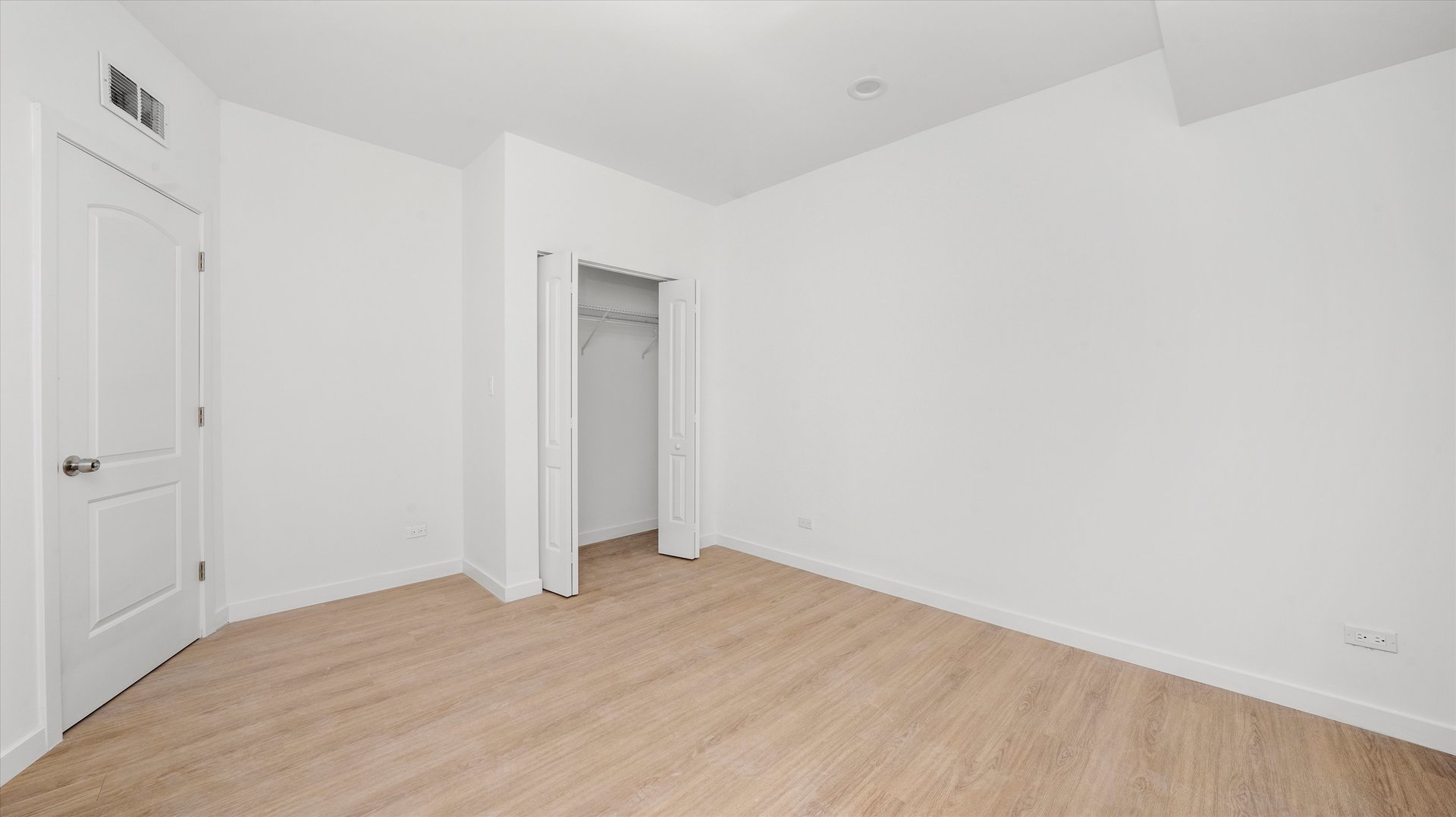 2353 N Springfield Avenue 2