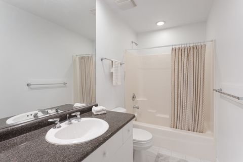 Tiny photo for 4922-B S Cornell Avenue, Chicago, IL 60615 (MLS # 12611787)