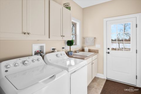 Tiny photo for 822 Hoyden Court, Sugar Grove, IL 60554 (MLS # 12576282)