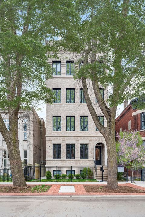 2218 N Burling Street PH Chicago IL 60614