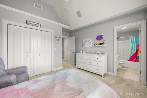 Tiny photo for 647 Bennett Drive, North Aurora, IL 60542 (MLS # 12600392)