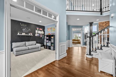 Tiny photo for 647 Bennett Drive, North Aurora, IL 60542 (MLS # 12600392)