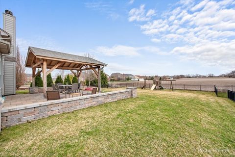 Tiny photo for 647 Bennett Drive, North Aurora, IL 60542 (MLS # 12600392)