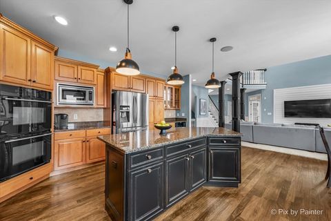 Tiny photo for 647 Bennett Drive, North Aurora, IL 60542 (MLS # 12600392)