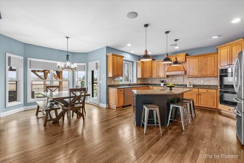 Tiny photo for 647 Bennett Drive, North Aurora, IL 60542 (MLS # 12600392)