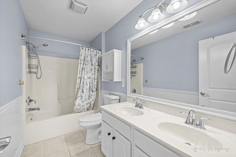 Tiny photo for 647 Bennett Drive, North Aurora, IL 60542 (MLS # 12600392)