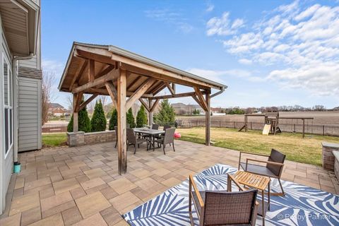 Tiny photo for 647 Bennett Drive, North Aurora, IL 60542 (MLS # 12600392)