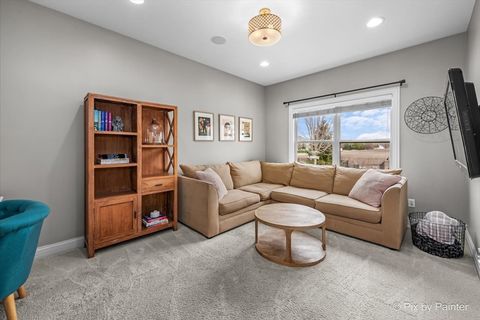 Tiny photo for 647 Bennett Drive, North Aurora, IL 60542 (MLS # 12600392)