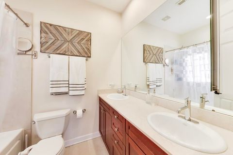 Tiny photo for 2938 N Damen Avenue #2, Chicago, IL 60618 (MLS # 12678057)