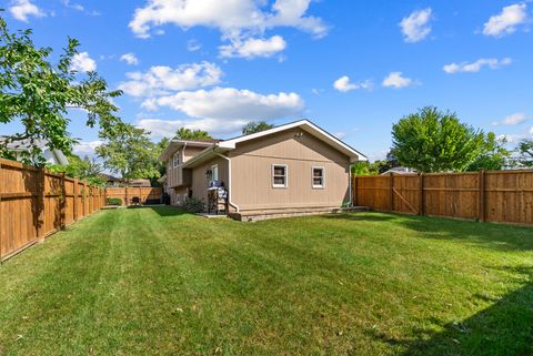 Tiny photo for 500 S Wilmette Street, Westmont, IL 60559 (MLS # 12479007)
