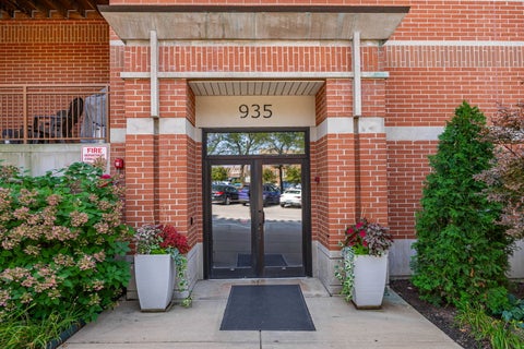 Photo of 935 Burlington Avenue #309, Downers Grove, IL 60515 (MLS # 12714170)