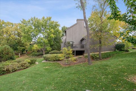 Tiny photo for 450 Woodview Road, Lake Barrington, IL 60010 (MLS # 12500960)