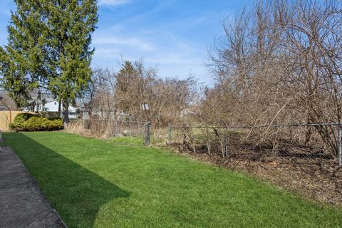 Tiny photo for 4607 Dumoulin Avenue, Lisle, IL 60532 (MLS # 12587578)