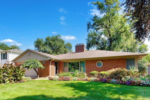 Photo of 403 S We Go Trail, Mount Prospect, IL 60056 (MLS # 12762470)