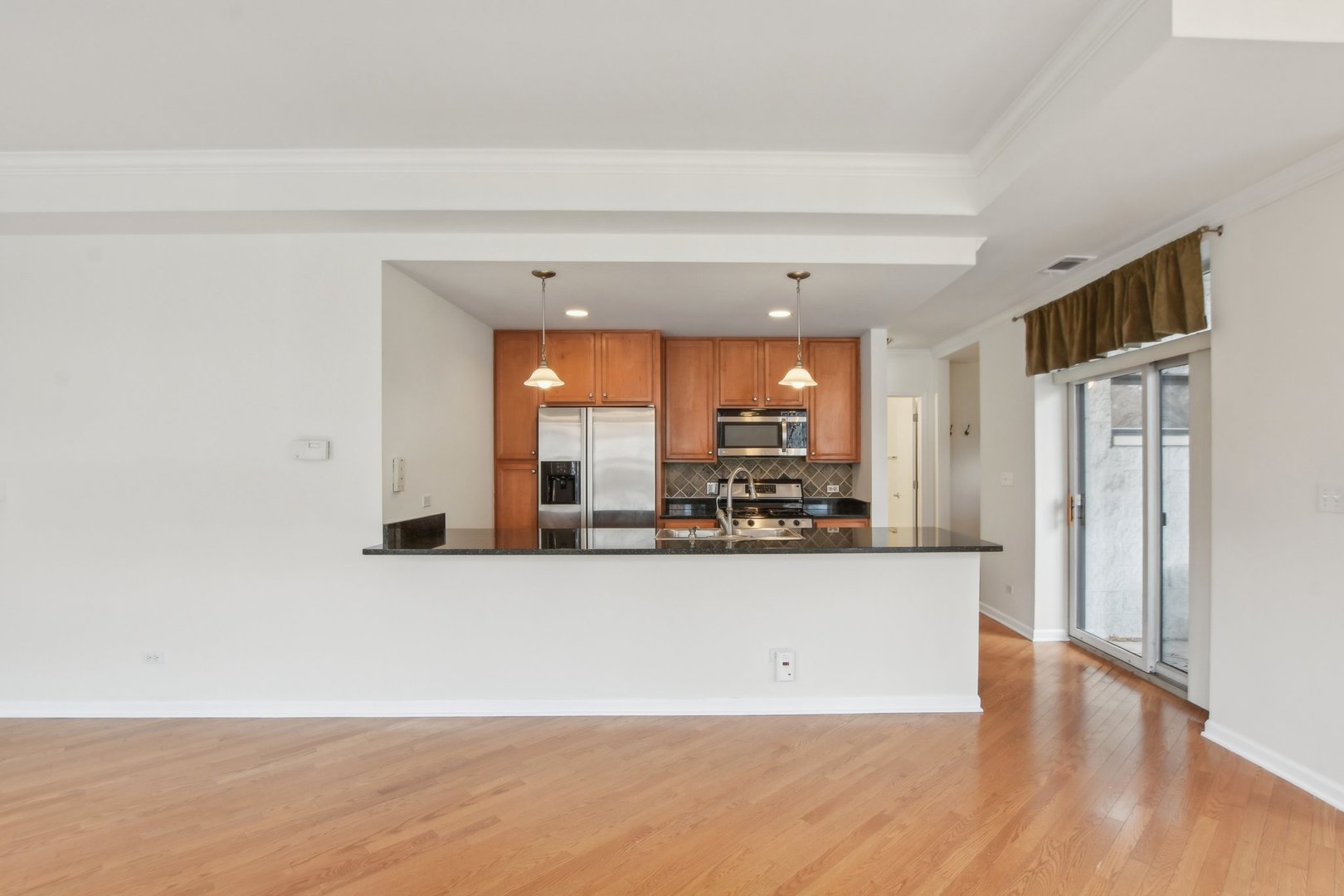 2317 W Wolfram Street 211