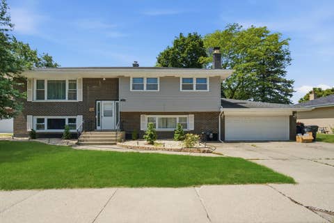 Photo of 935 E 169th Street, South Holland, IL 60473 (MLS # 12733318)