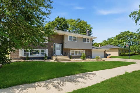 Tiny photo for 935 E 169th Street, South Holland, IL 60473 (MLS # 12733318)