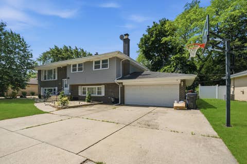 Tiny photo for 935 E 169th Street, South Holland, IL 60473 (MLS # 12733318)