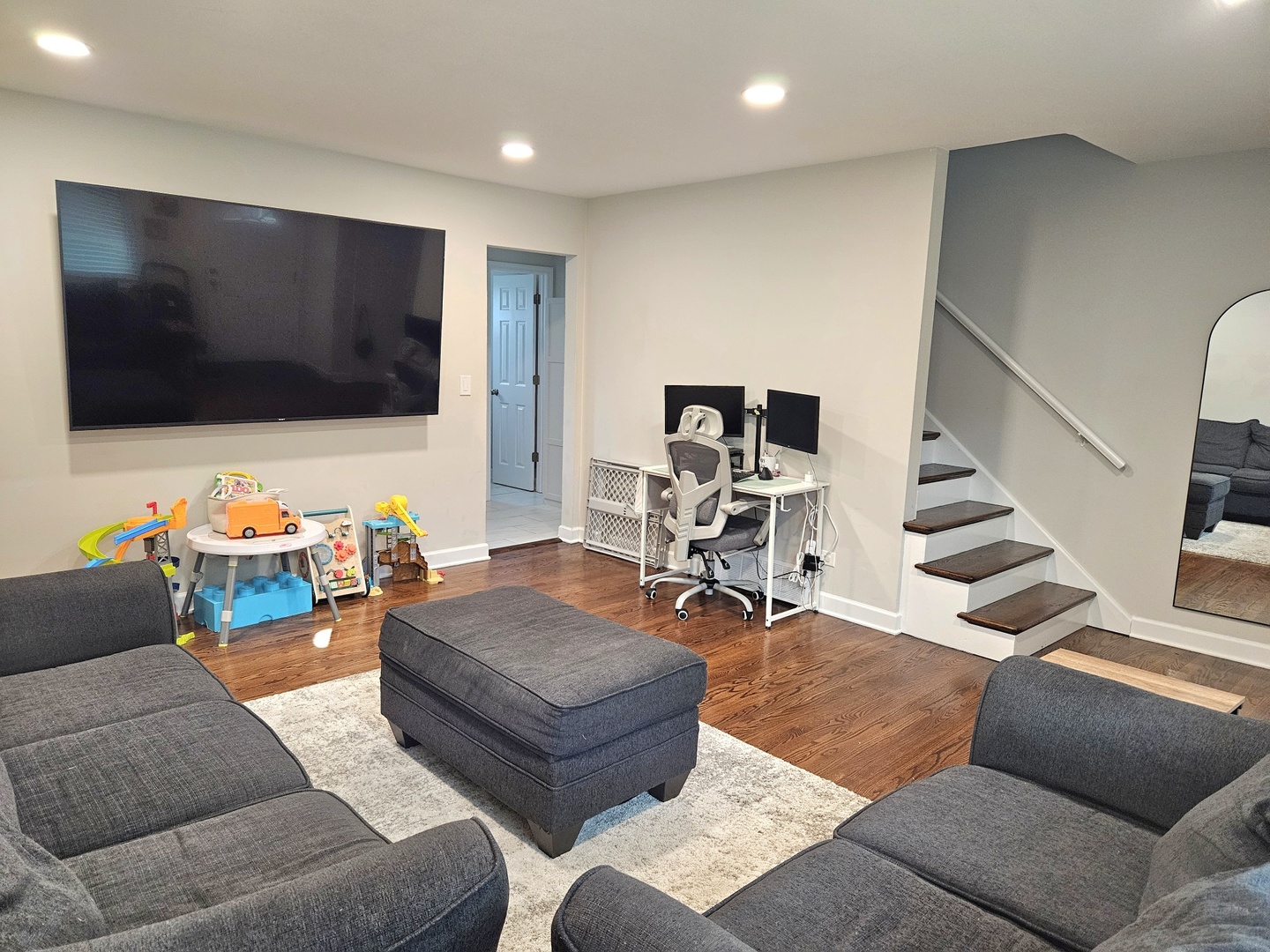 180 E Northwest Highway F