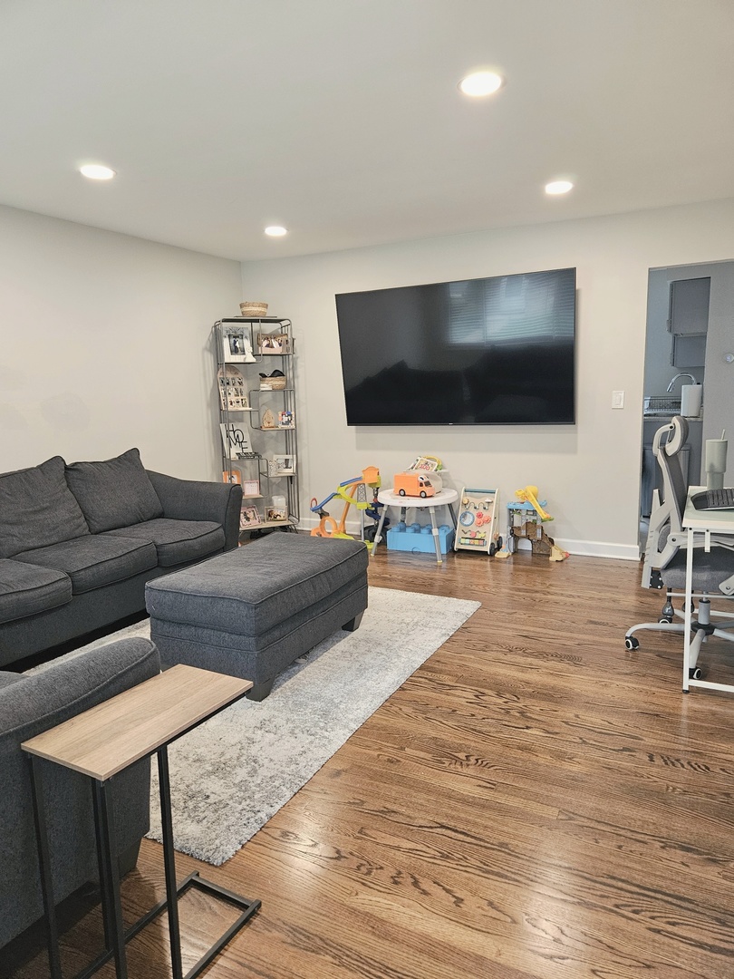 180 E Northwest Highway F